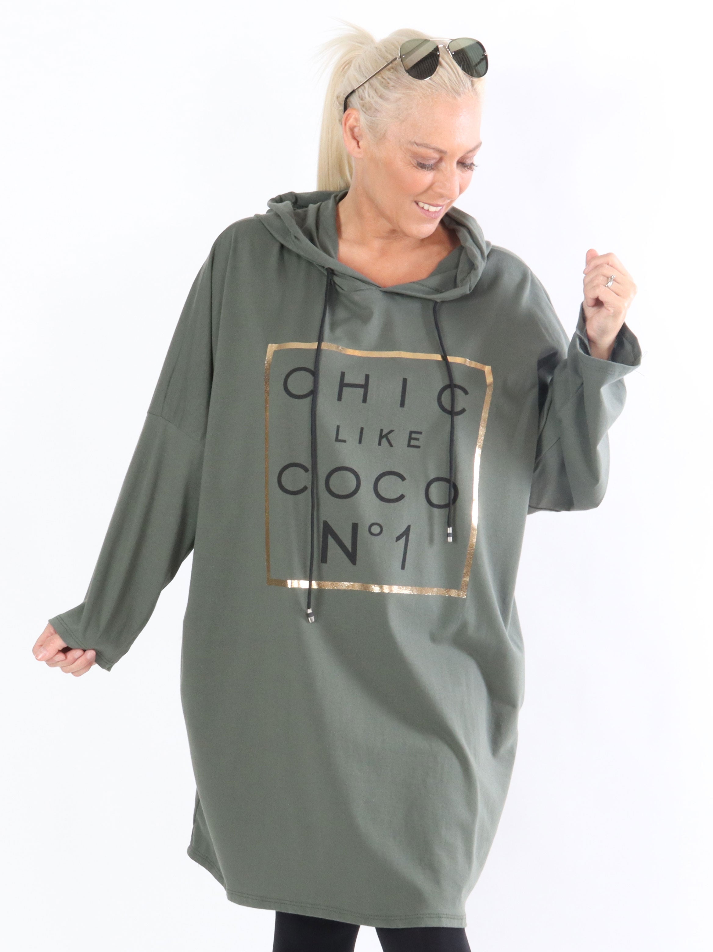 Gemma - Klänning med huva och guldmotiv